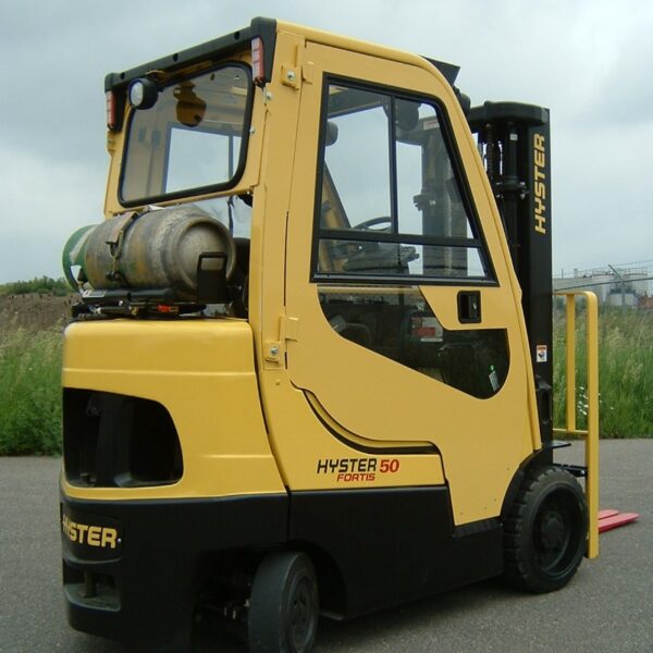 S40FT,S50FT,S60FT,S70FT
(STD OHG: 84")
DOES NOT FIT TRUCK WITH 4 STAGE MAST - Image 2
